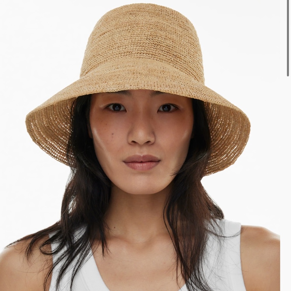 Aritzia straw bucket hat